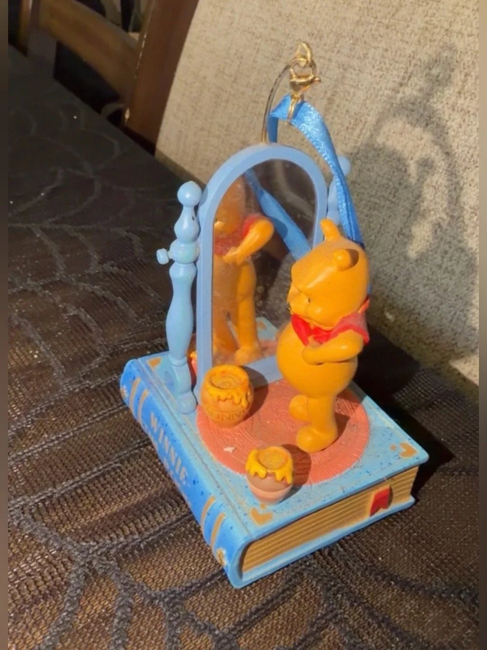 Ornament Disney Store Winnie the Pooh Living Magic